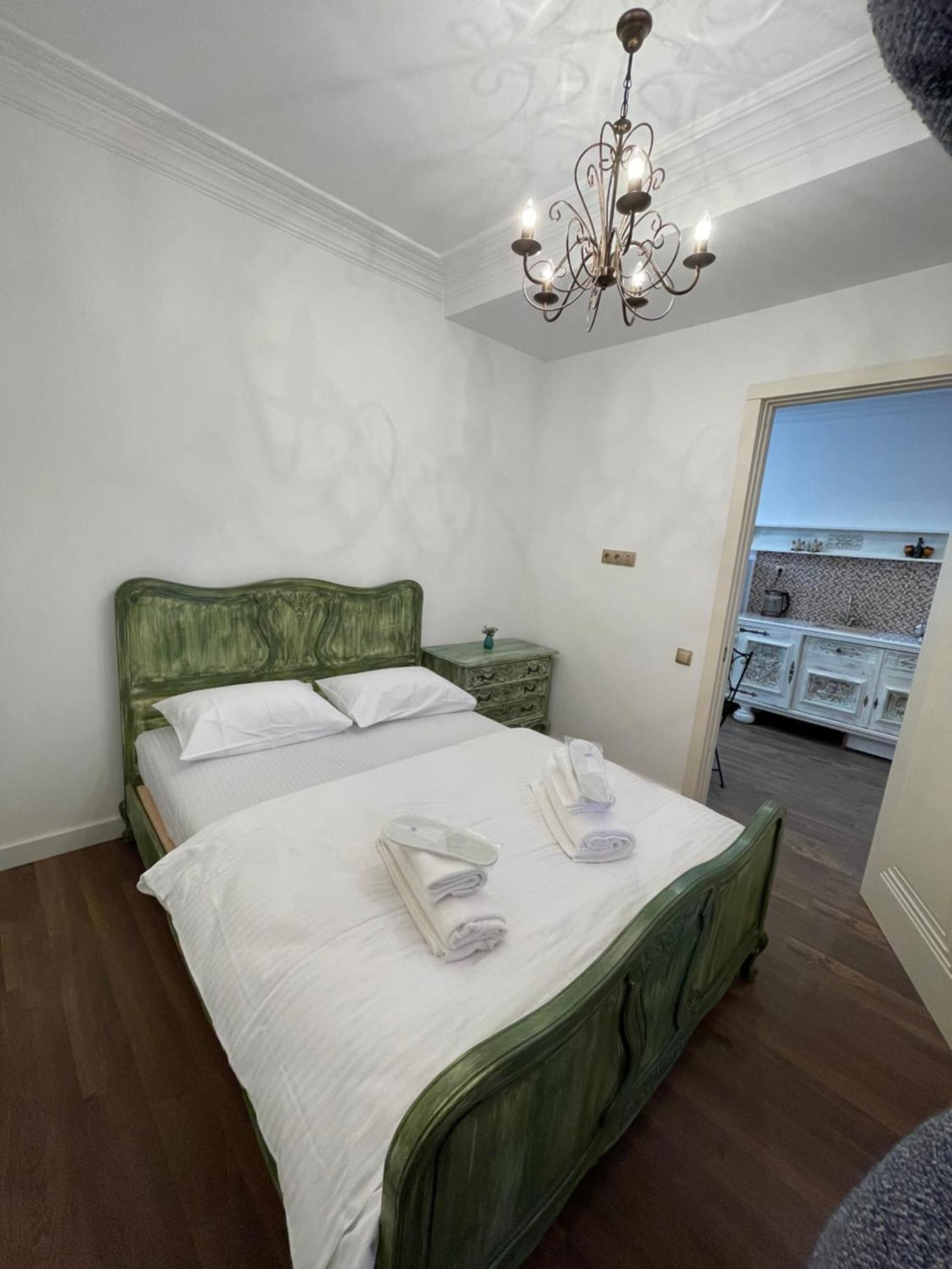 Picasso Apartment Kutaisi Ngoại thất bức ảnh