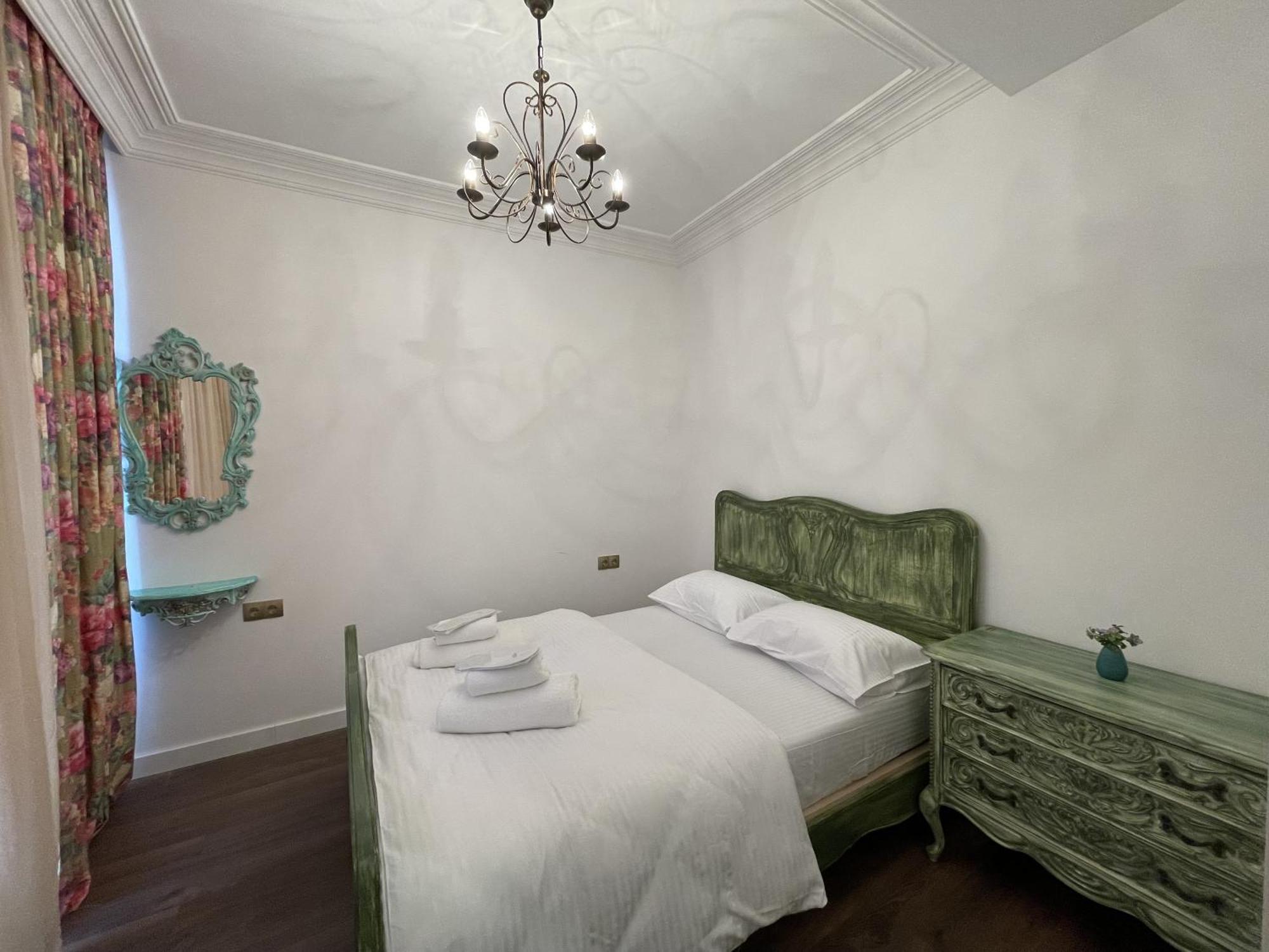 Picasso Apartment Kutaisi Ngoại thất bức ảnh