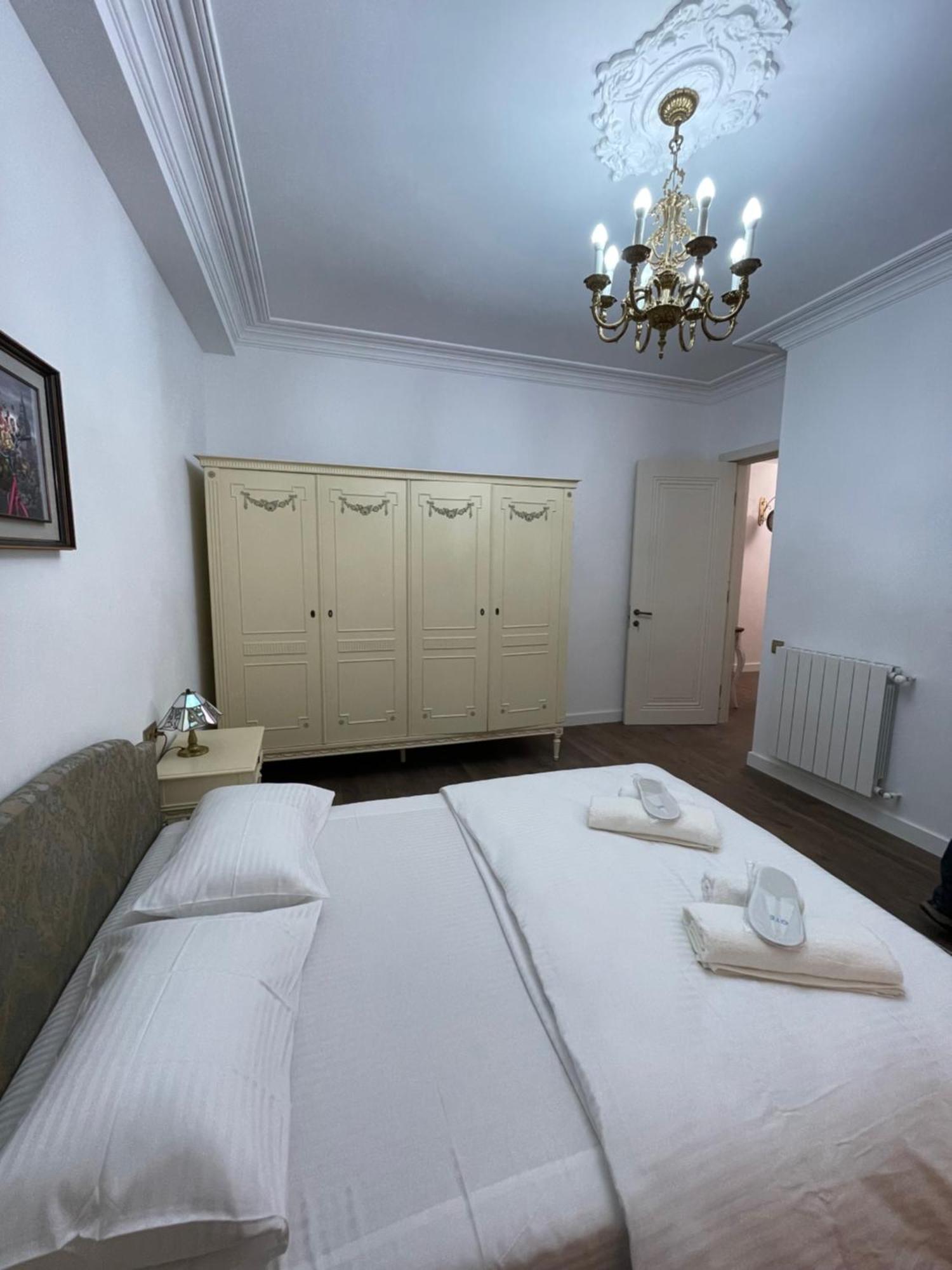 Picasso Apartment Kutaisi Ngoại thất bức ảnh