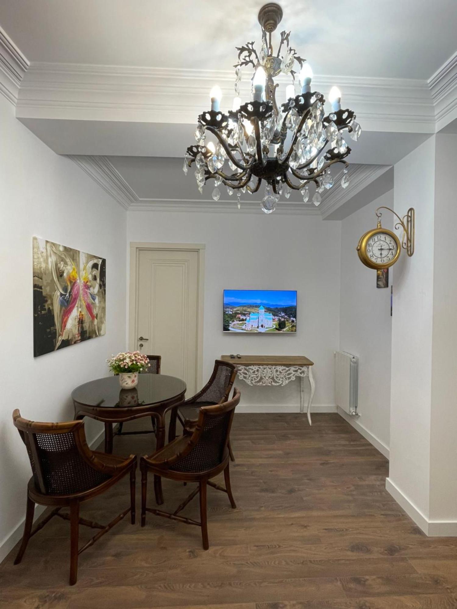 Picasso Apartment Kutaisi Ngoại thất bức ảnh