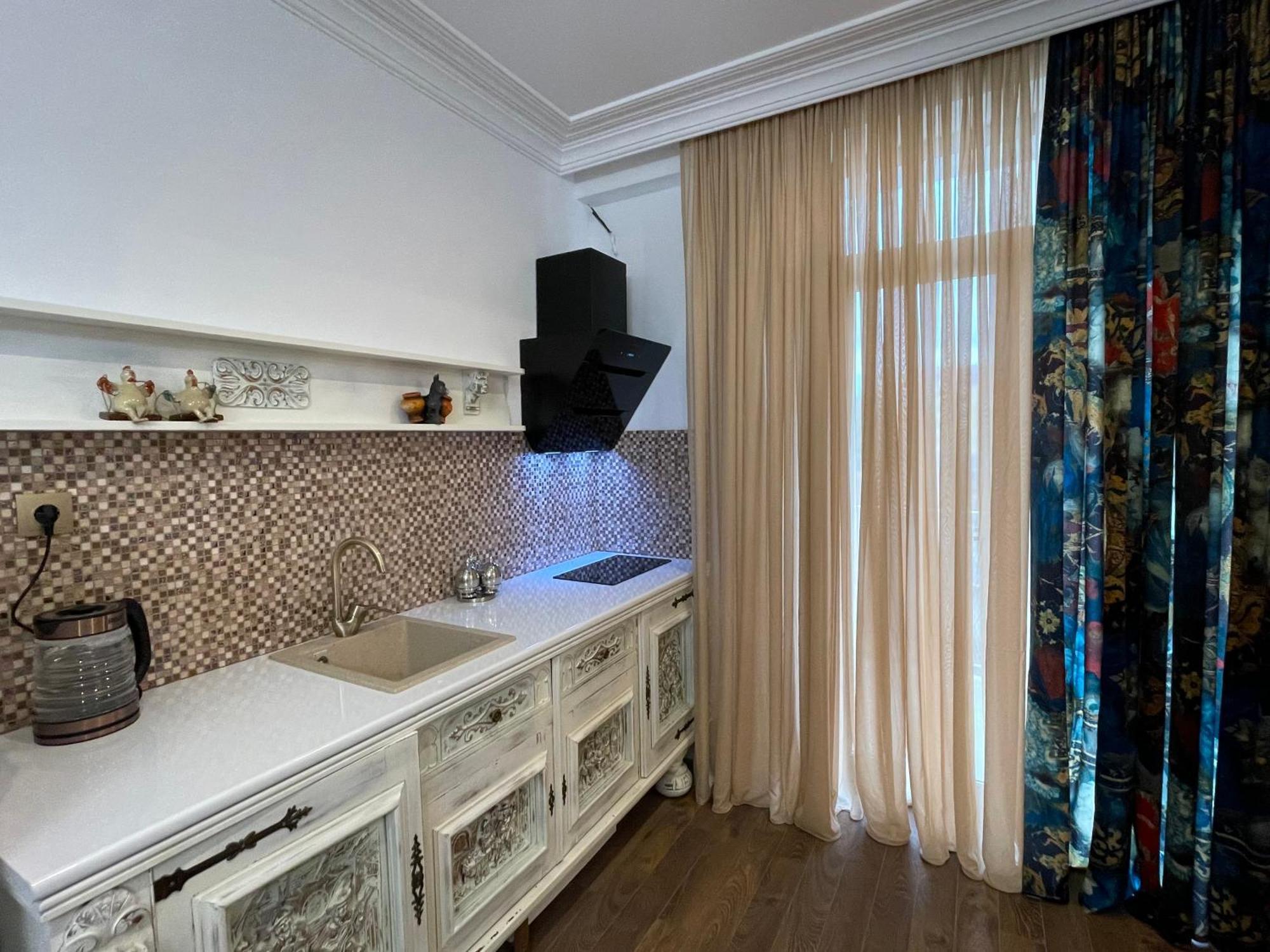 Picasso Apartment Kutaisi Ngoại thất bức ảnh