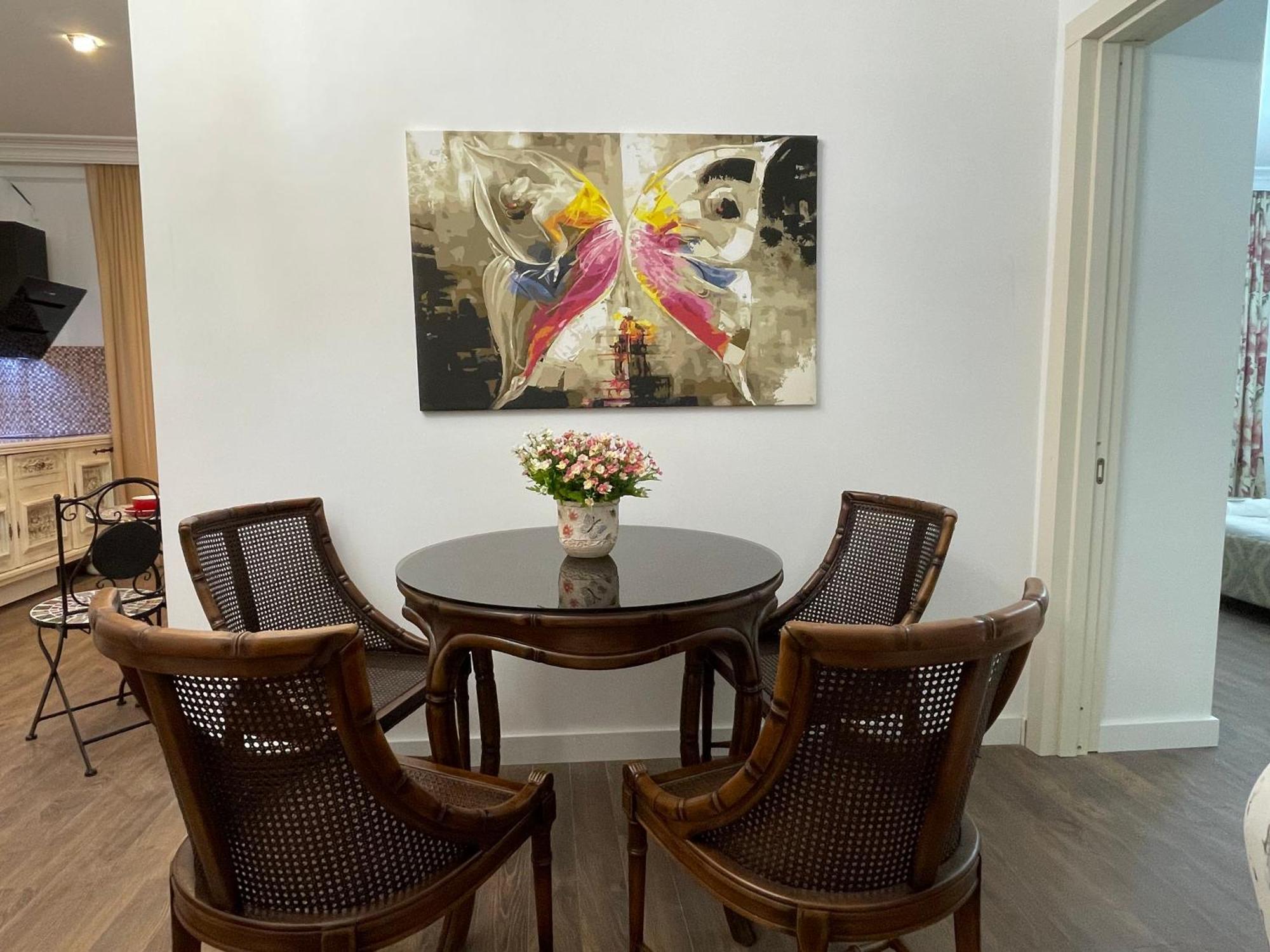 Picasso Apartment Kutaisi Ngoại thất bức ảnh